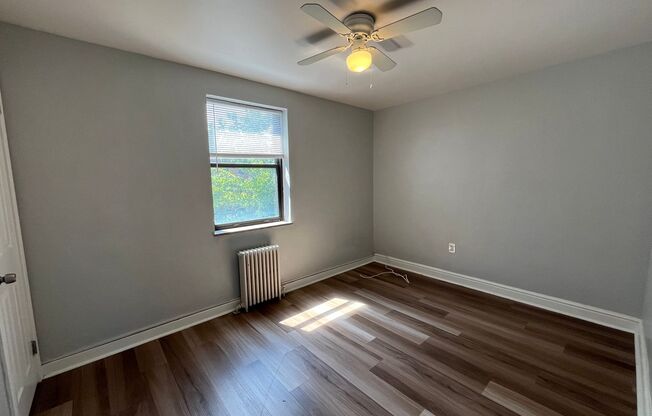 2 beds, 1 bath, 800 sqft, $1,720, Unit 6224 Fifth Ave. #212H