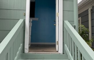 85 EDWIN ST