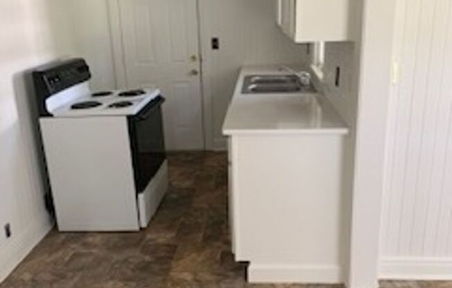 3 beds, 1 bath, $1,400