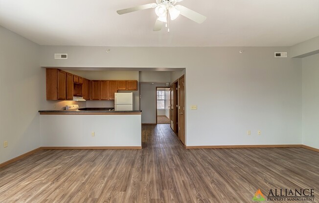 2 beds, 1 bath, 1,090 sqft, $1,080, Unit 304