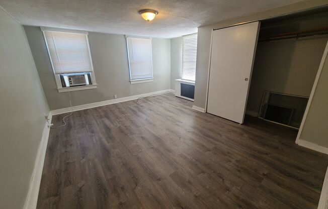 2 beds, 1 bath, $1,695