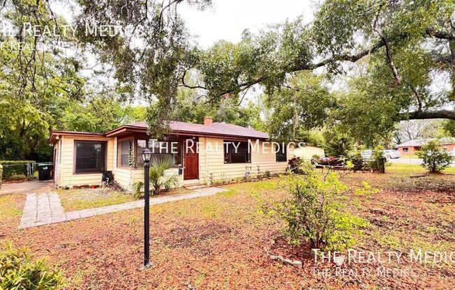 1100 SANTA ANITA ST