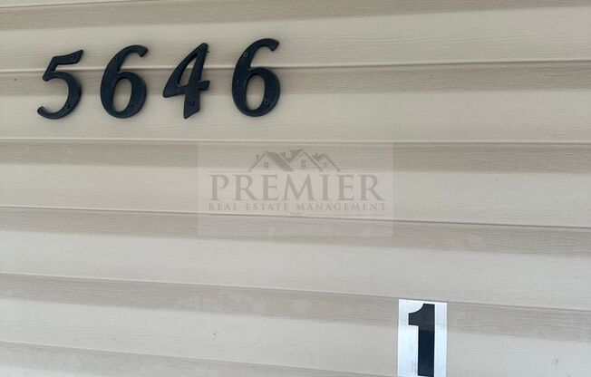 5646 Lydia Ave, Kansas City, MO 64110  Downstairs Unit/2 Bedroom/1 full bathroom + bonus room /Rent $999/Deposit $999