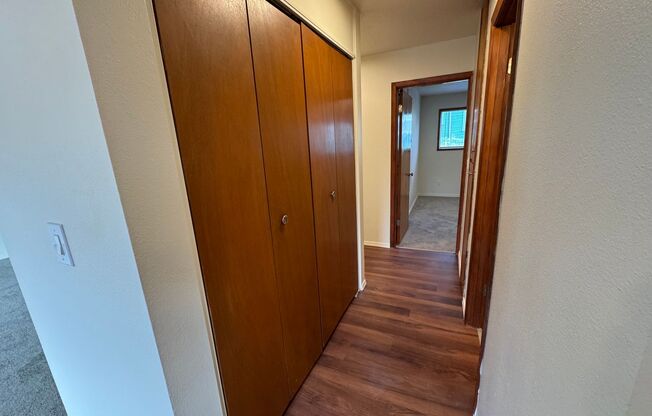 2 beds, 1 bath, 740 sqft, $1,525, Unit 10