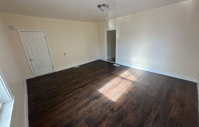 2 beds, 1 bath, $1,450, Unit 1