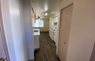 2 beds, 1 bath, 986 sqft, $1,350, Unit 205