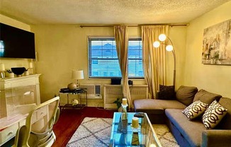 1 bed, 1 bath, 775 sqft, $2,150, Unit B