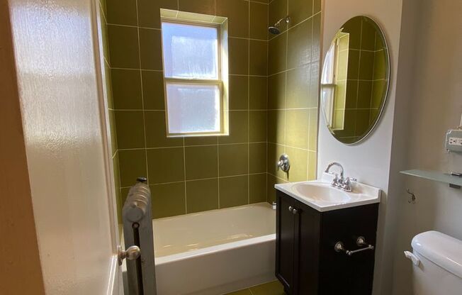 Studio, 1 bath, 450 sqft, $1,400, Unit 213