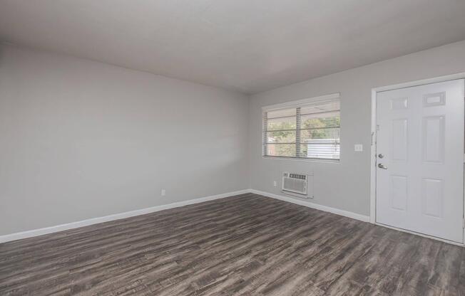 1 bed, 1 bath, 605 sqft, $899