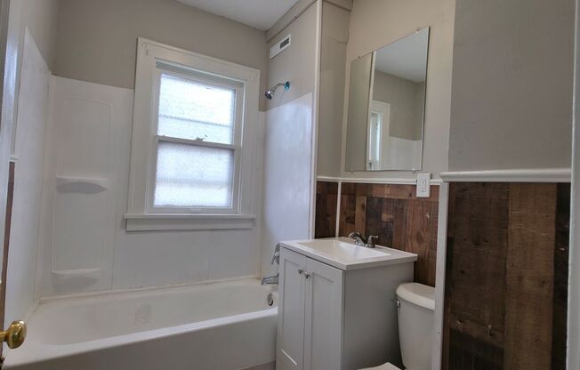 3 beds, 1 bath, $1,200, Unit #2