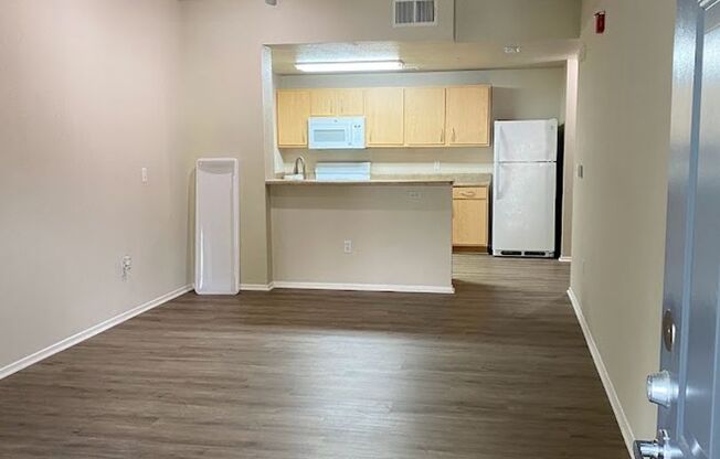 1 bed, 1 bath, 700 sqft, $2,695, Unit 1630-03