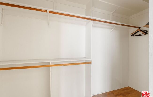 Studio, 1 bath, 980 sqft, $2,500, Unit 519