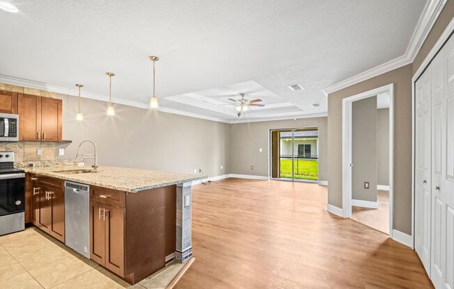 Charming 2 bedrooms+ DEN , 2 bathrooms duplex with fence yard in Lehigh Acres