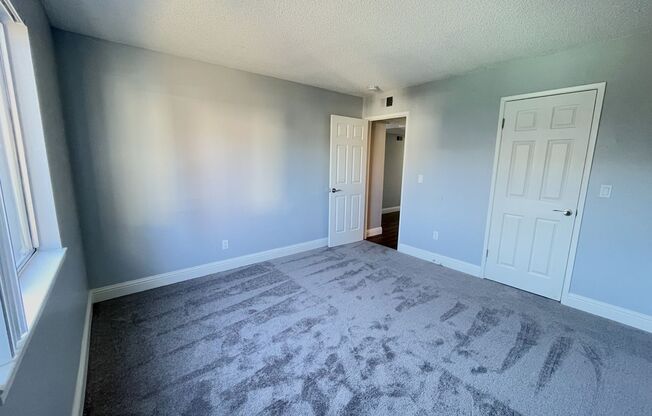 1 bed, 1 bath, 680 sqft, $1,395, Unit RO-77