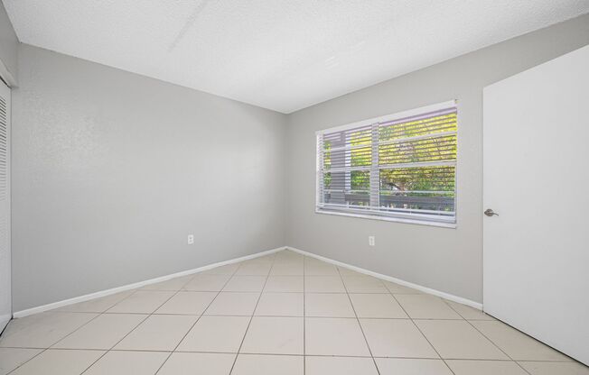 2 beds, 1.5 baths, 850 sqft, $1,575, Unit B111