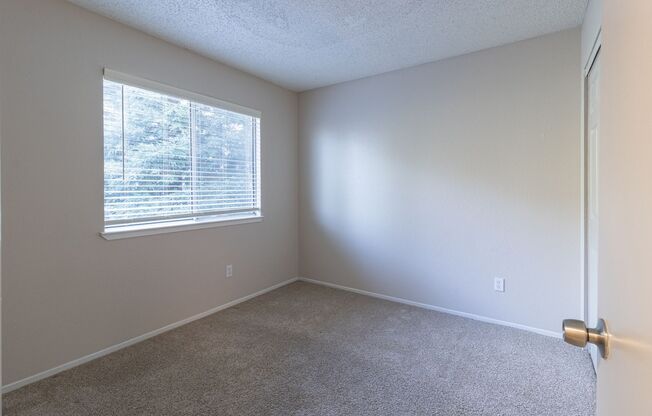 3 beds, 1.5 baths, 1,025 sqft, $2,275, Unit 490004