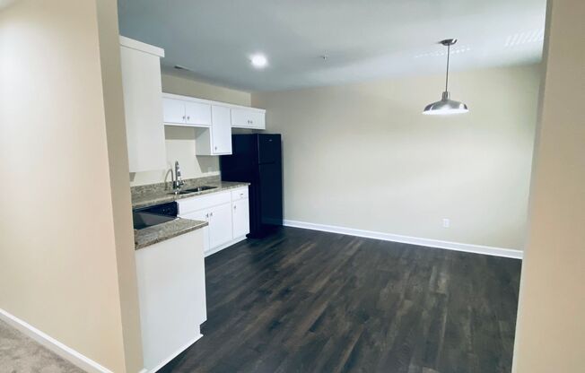 2 beds, 2 baths, 1,100 sqft, $1,150, Unit 5