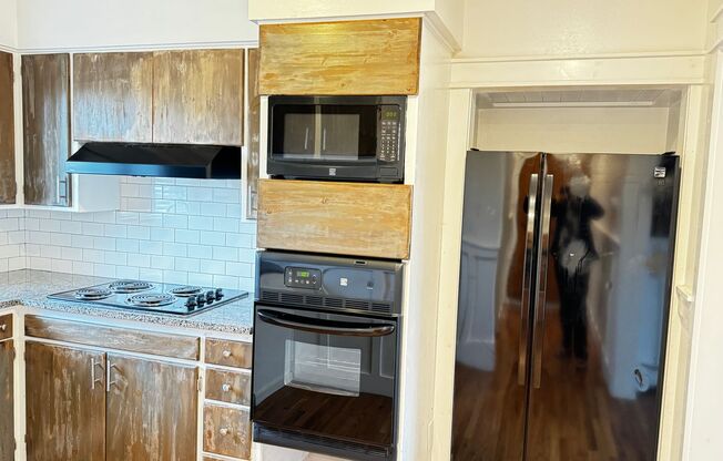 1 bed, 1 bath, $750, Unit Apt 3