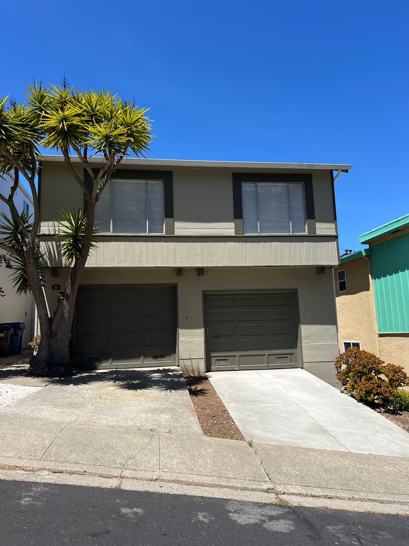 Daly City Home 4Bed 2 Ba