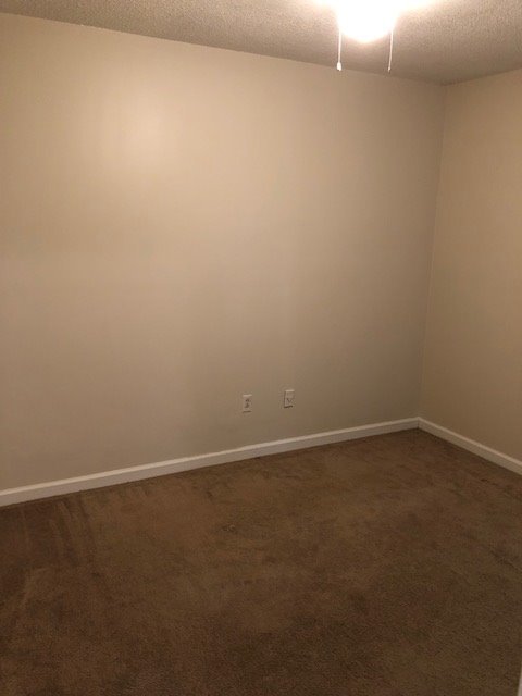 3 beds, 1 bath, $995