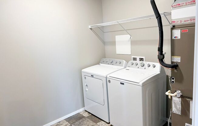 2 beds, 2 baths, 1,280 sqft, $1,750, Unit Bldg 5 Apt 5323