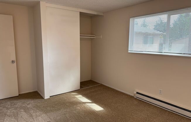 2 beds, 1 bath, 1,000 sqft, $1,295, Unit 50