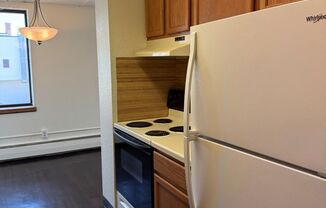 2 beds, 1.5 baths, 893 sqft, $1,395, Unit 202