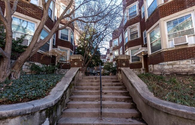 1 bed, 1 bath, 900 sqft, $850, Unit #25