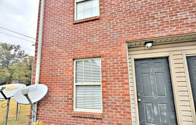 (RCH-102) 1202 Brookline Ave