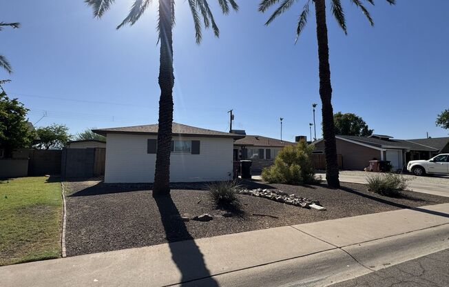 ***MOVE IN SPECIAL**** REMODELED GEM IN THE HEART OF SCOTTSDALE