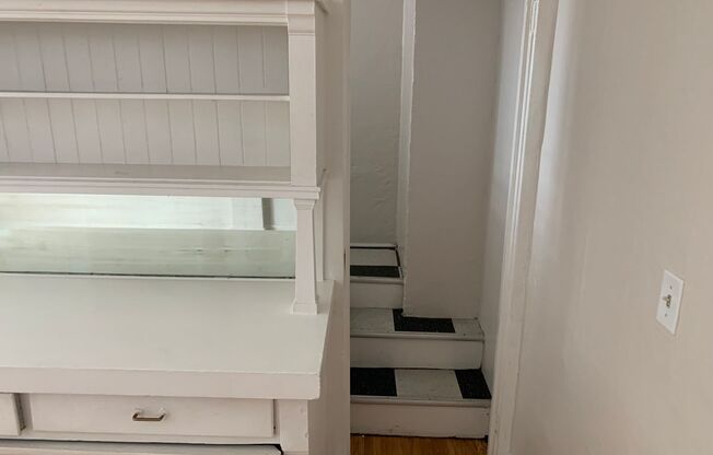 1 bed, 1 bath, 550 sqft, $1,250, Unit 3