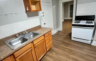 Studio, 1 bath, 420 sqft, $995, Unit 5