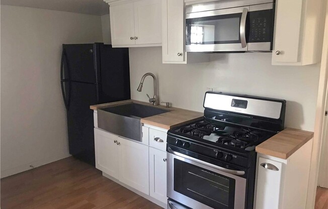 Studio, 1 bath, 600 sqft, $1,550