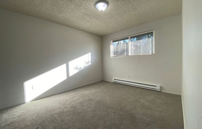 2 beds, 1 bath, 1,000 sqft, $1,795, Unit Unit 05