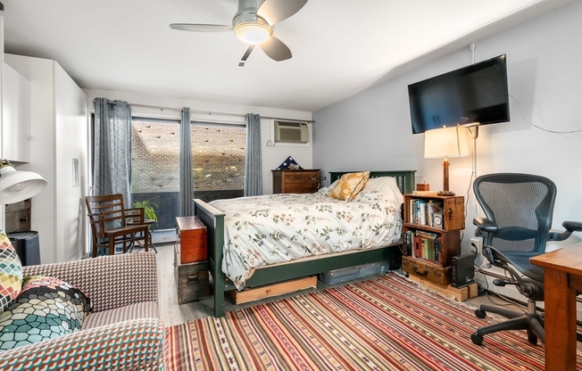 Studio, 1 bath, 455 sqft, $2,200, Unit D16