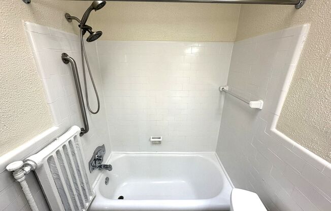 Studio, 1 bath, 450 sqft, $958, Unit Apt 307
