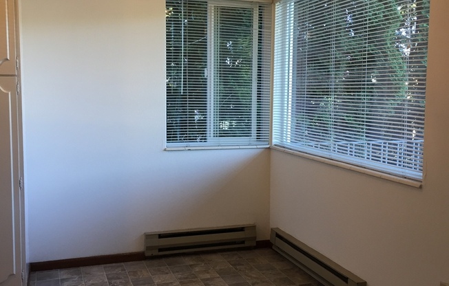 2 beds, 1 bath, 800 sqft, $1,775, Unit 203