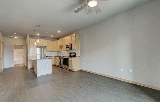 2 beds, 2 baths, 972 sqft, $2,250, Unit 313