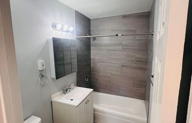 1 bed, 1 bath, 759 sqft, $1,995, Unit 1K