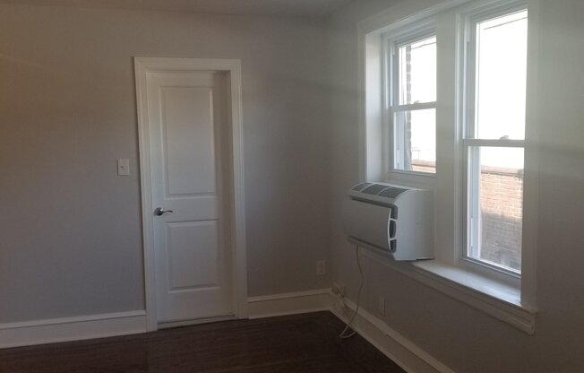Studio, 1 bath, 330 sqft, $1,035, Unit 3G