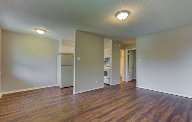 1 bed, 1 bath, 574 sqft, $650, Unit Apartment 03