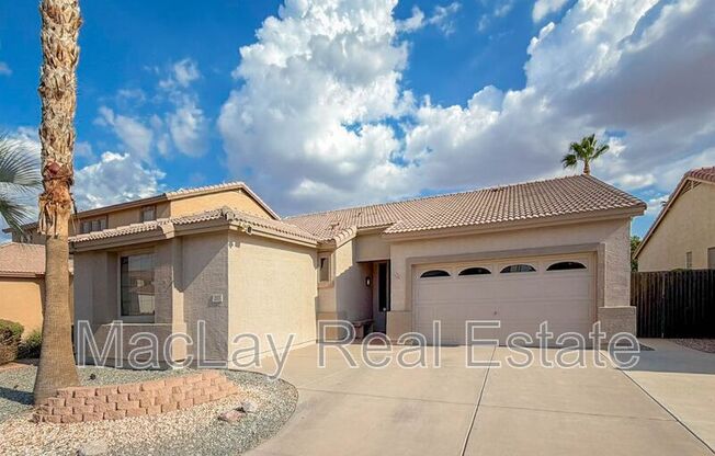 203 W CEDAR DR