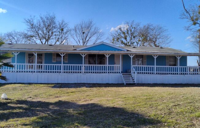 Beautiful 4 bedroom Mobile home on half[0.50] acre, quiet property near Belton Downtown / Minutes to IH 35