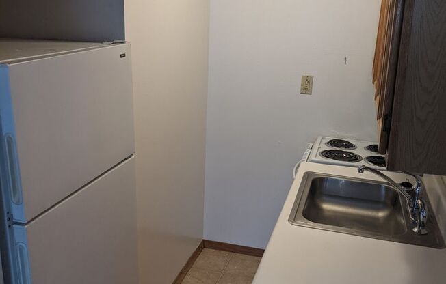 1 bed, 1 bath, 500 sqft, $830, Unit 4