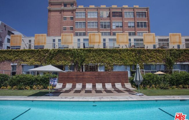 1 bed, 1 bath, 980 sqft, $3,400, Unit 114