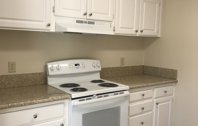 3 beds, 2 baths, 1,050 sqft, $1,895