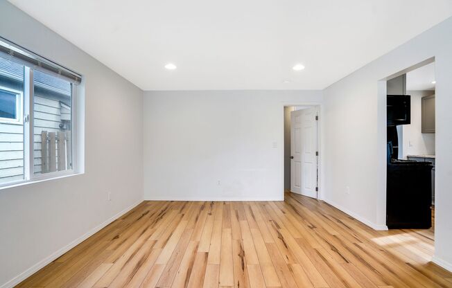 Cute 1 bedroom, 1 bathroom home near downtown Salem!