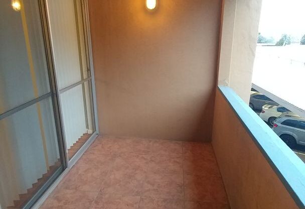 2 beds, 1 bath, 810 sqft, $1,095, Unit 12-C