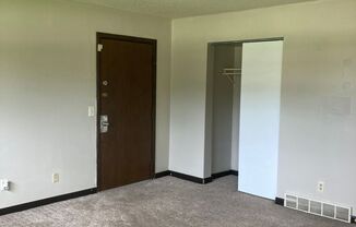 1 bed, 1 bath, 700 sqft, $615, Unit Apt 1