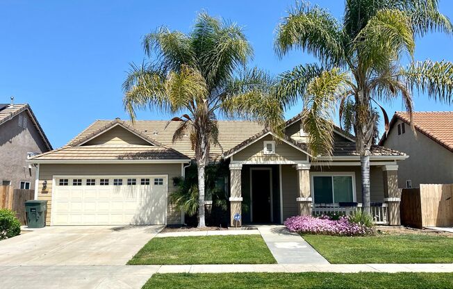 $2,395 Shields & Fowler, 4 Bedroom Home - E. Fountain Way, Fresno
